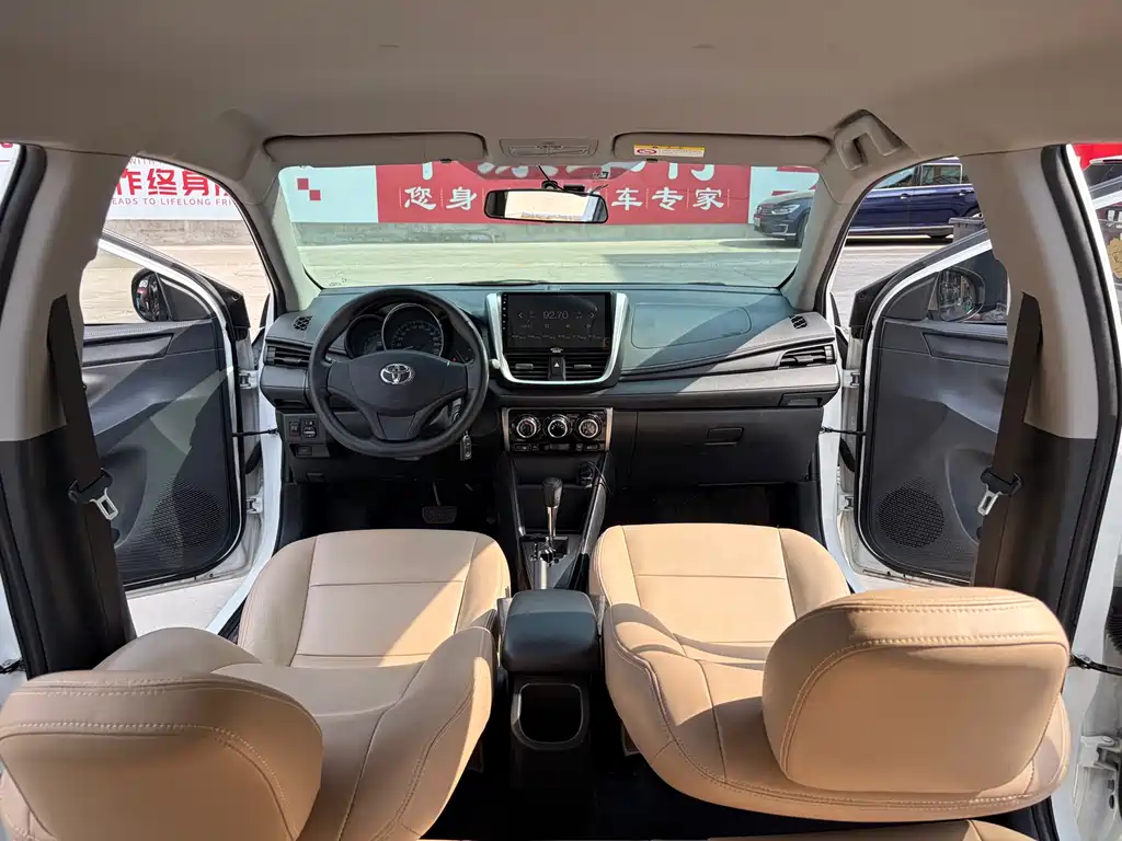 Toyota Yaris L 2019