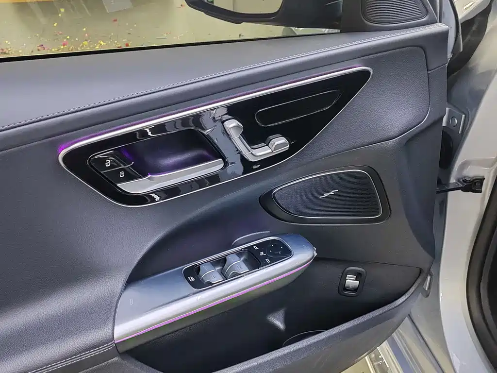 Mercedes-Benz C-Class 2023