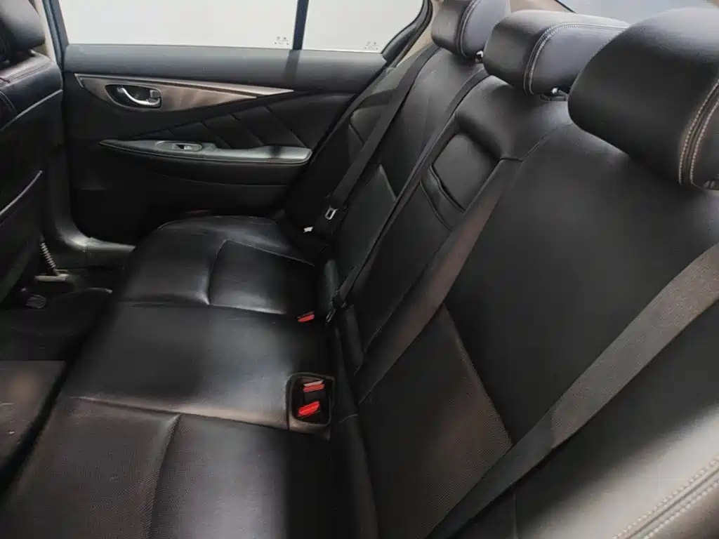 Infiniti Q50L 2015 — фото 13