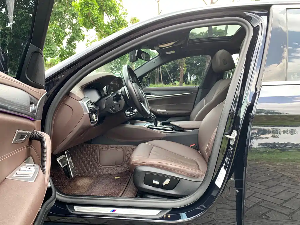 BMW 5 Series 2021