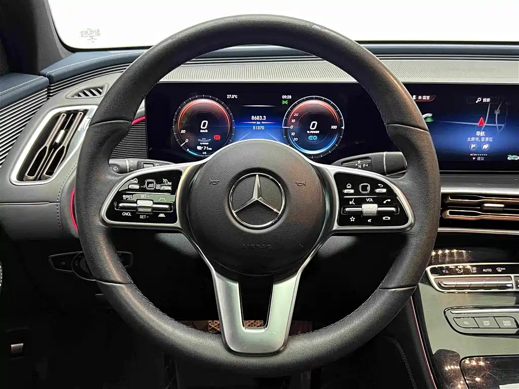 Mercedes-Benz EQC 2022 — фото 17