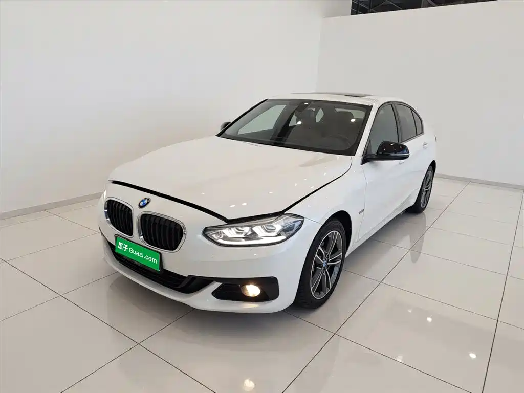 BMW 1 Series 2018 — фото 1