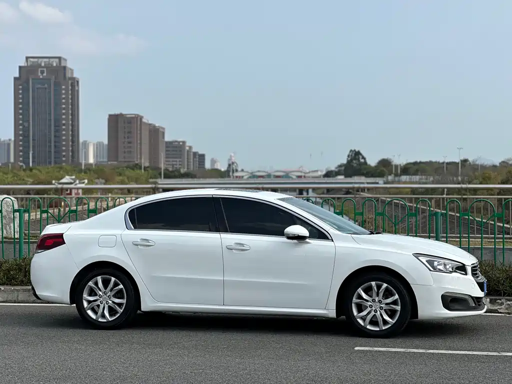 Peugeot 508 2016 — фото 25