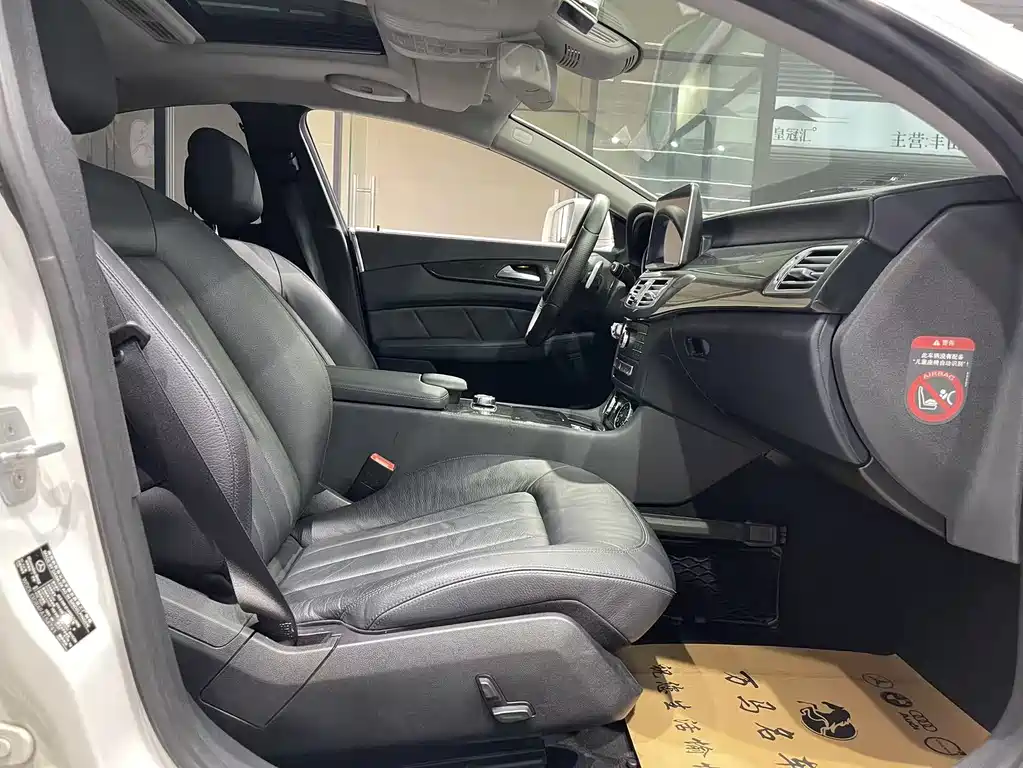 Mercedes-Benz CLS 2015 — фото 13