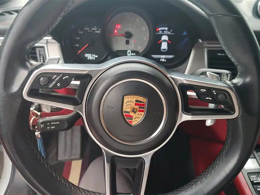 Porsche Macan 2015 — фото 15