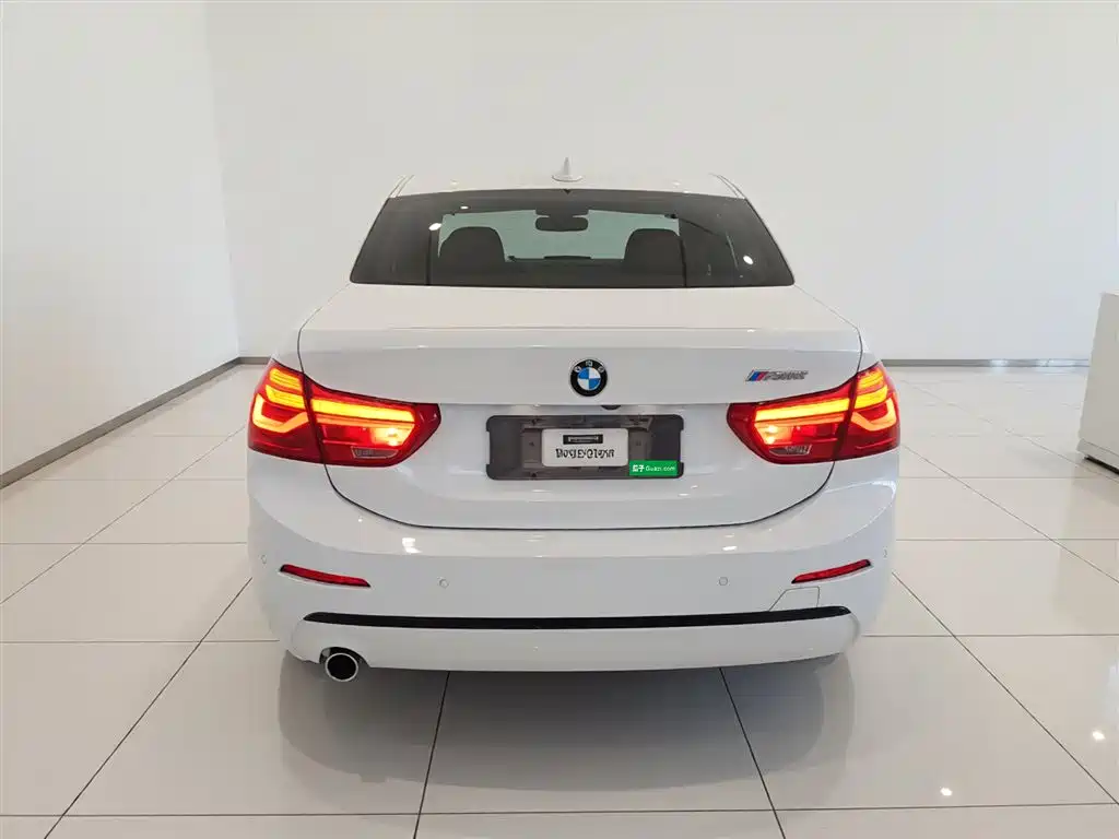 BMW 1 Series 2018 — фото 6