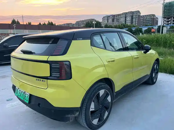 Volvo EX30 2024