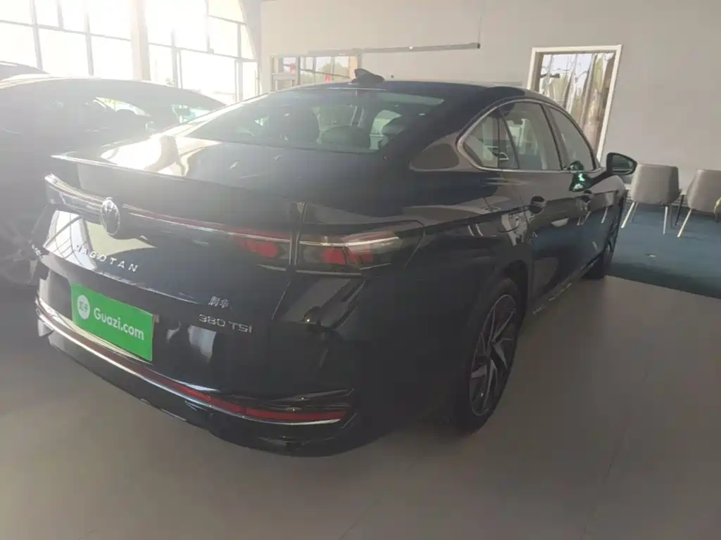 Volkswagen Magotan 2024