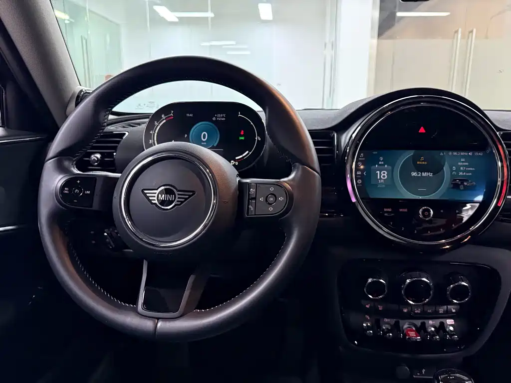MINI Clubman 2023 — фото 19