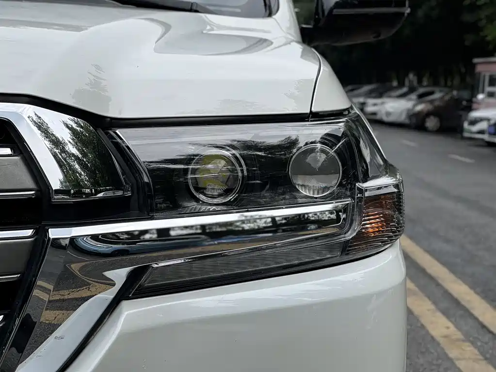Toyota Land Cruiser 2020 — фото 4