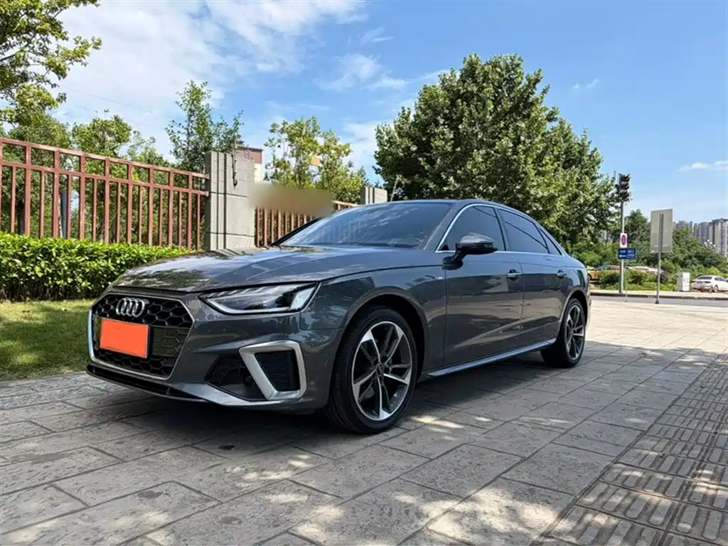 Audi A4L 2023 — фото 1