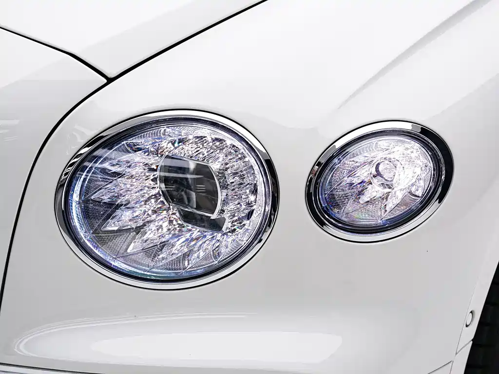 Bentley Flying Spur PHEV 2022 — фото 9