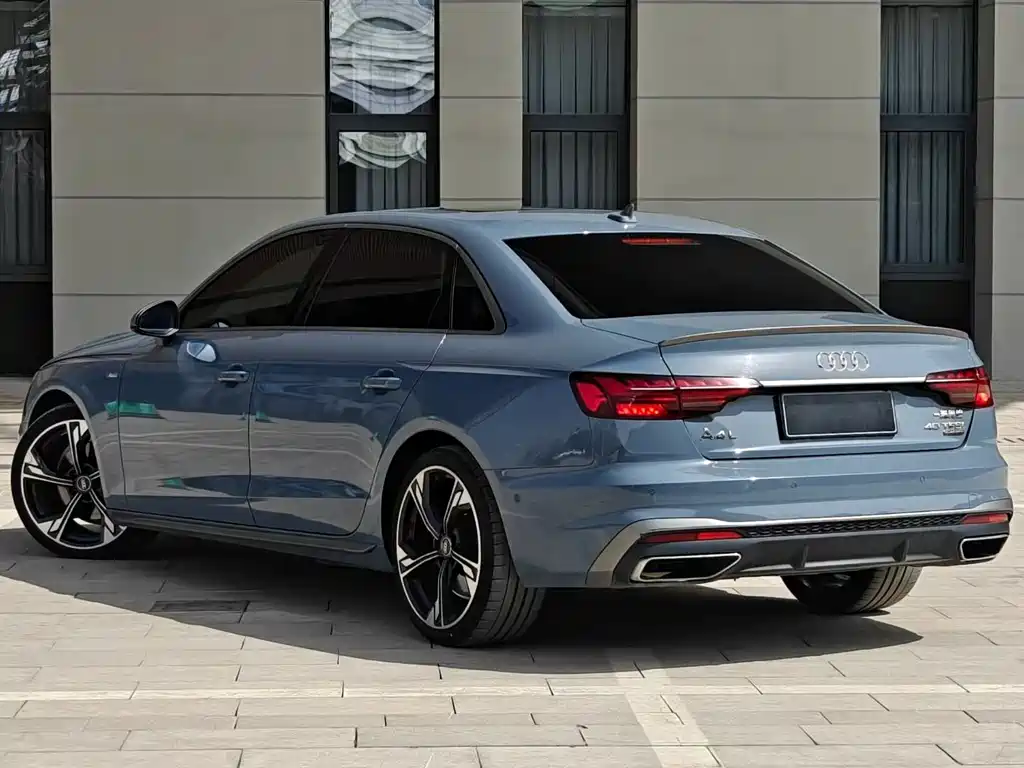 Audi A4L 2023