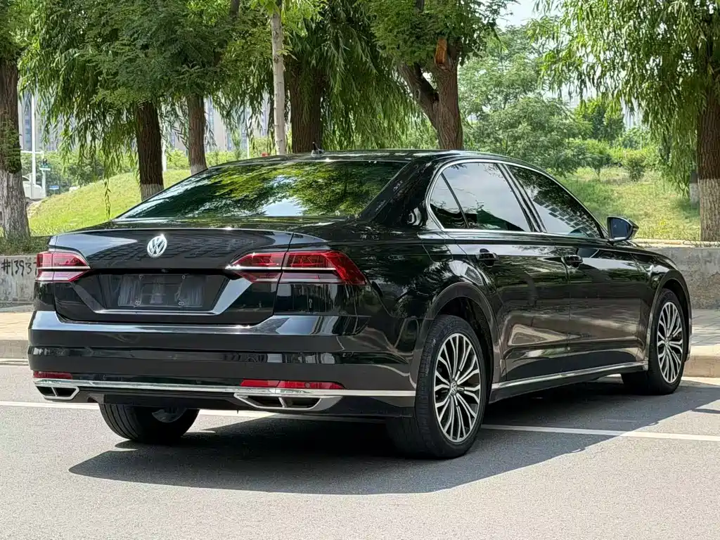 Volkswagen Phideon 2018 — фото 9