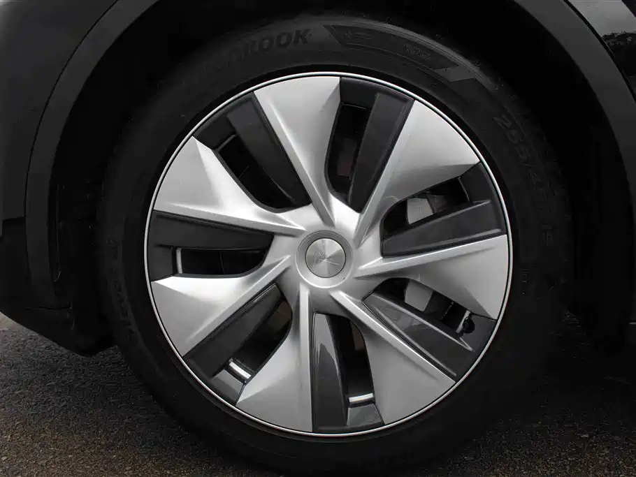 Tesla Model Y 2023 — фото 6