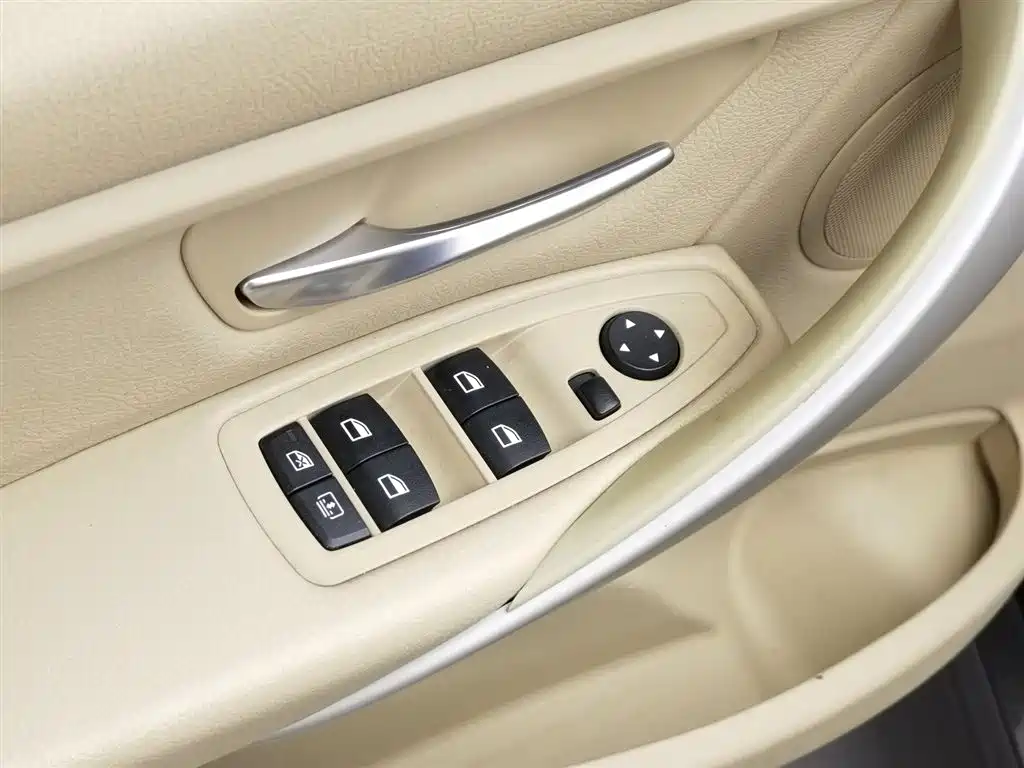BMW 3 Series 2015 — фото 9