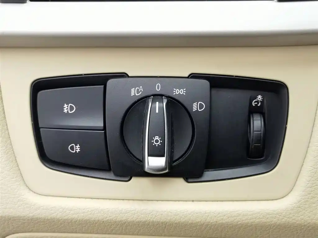 BMW 3 Series 2015 — фото 21