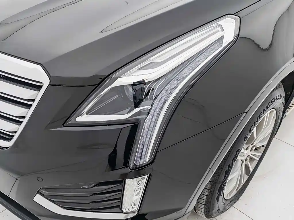 Cadillac XT5 2017 — фото 21