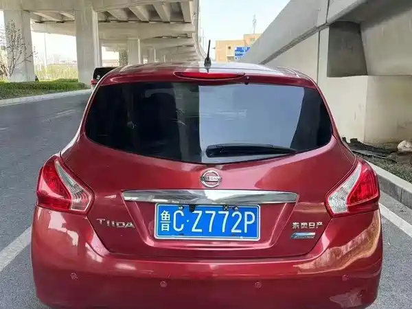Nissan Tiida 2013