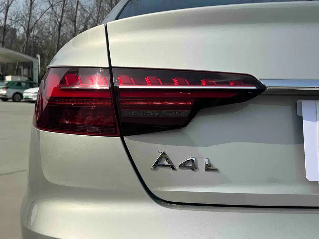 Audi A4L 2024 — фото 14
