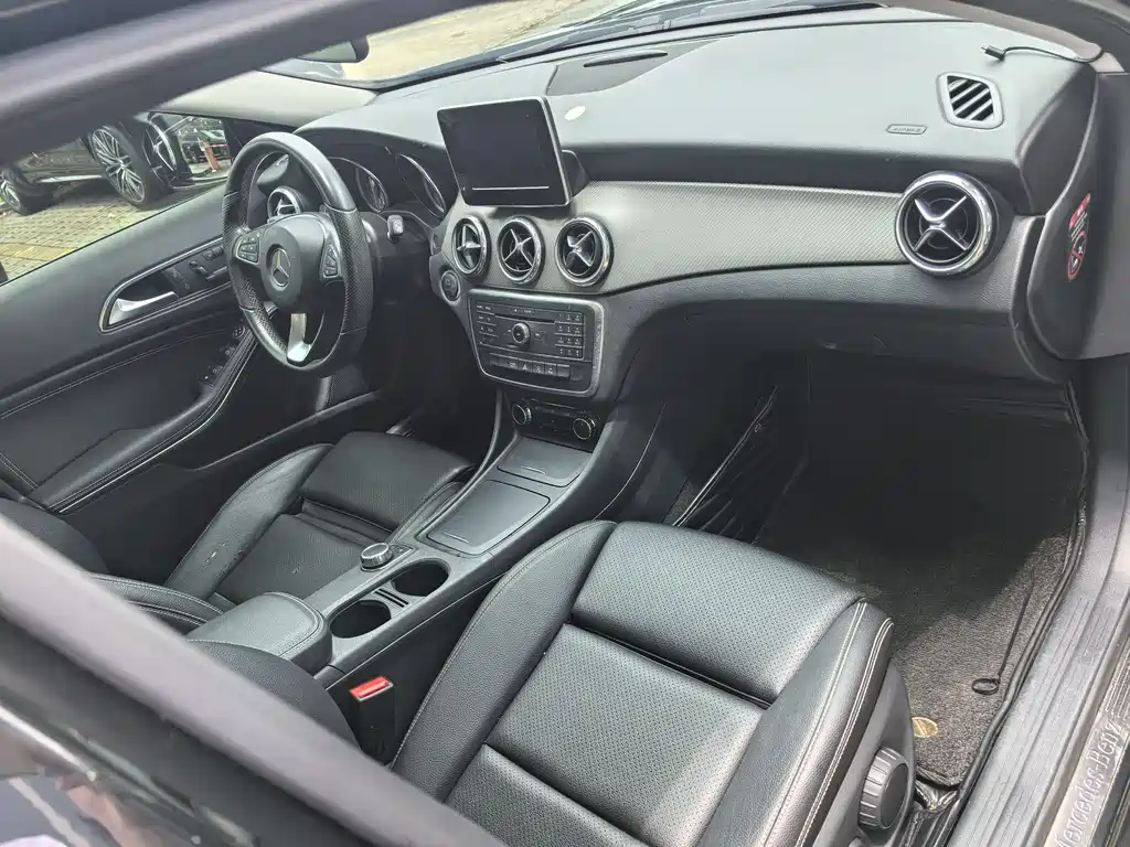 Mercedes-Benz GLA 2017 — фото 12