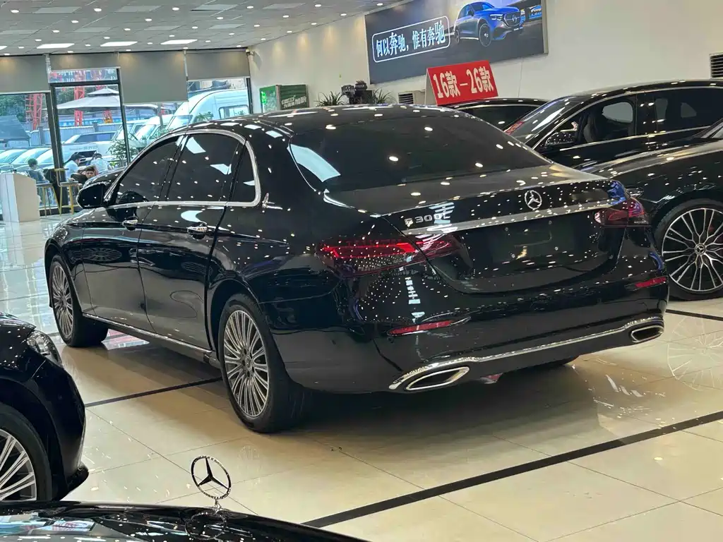 Mercedes-Benz E-Class 2021 — фото 13
