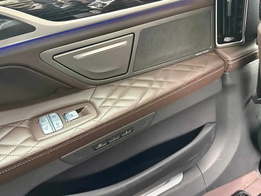 BMW 7 Series 2020 — фото 12
