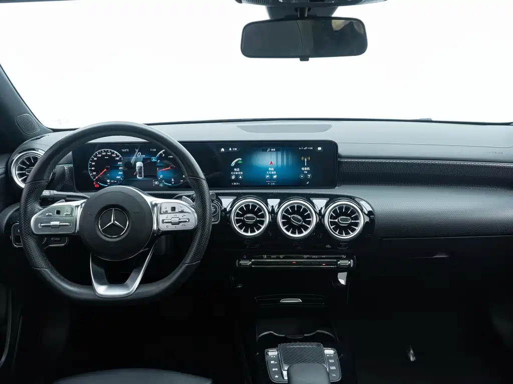 Mercedes-Benz A-Class 2022 — фото 11