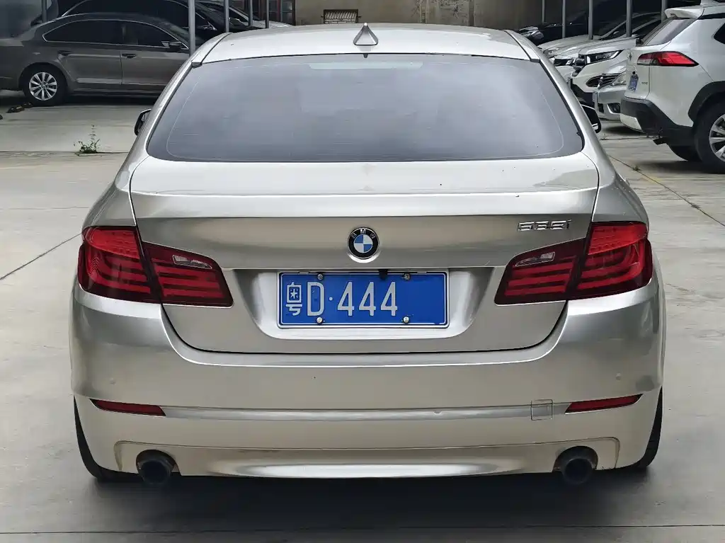 BMW 5 Series 2011 — фото 9