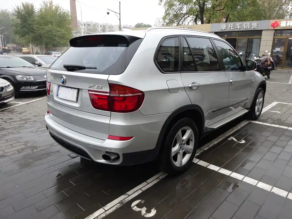 BMW X5 2011 — фото 8