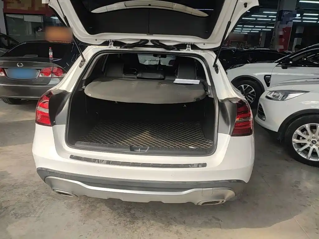 Mercedes-Benz GLA 2018 — фото 19