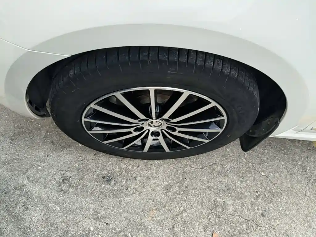 Skoda Octavia 2017 — фото 23