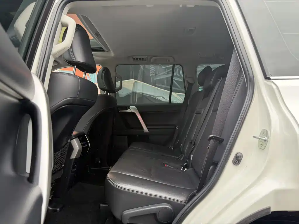 Toyota Prado 2019 — фото 10