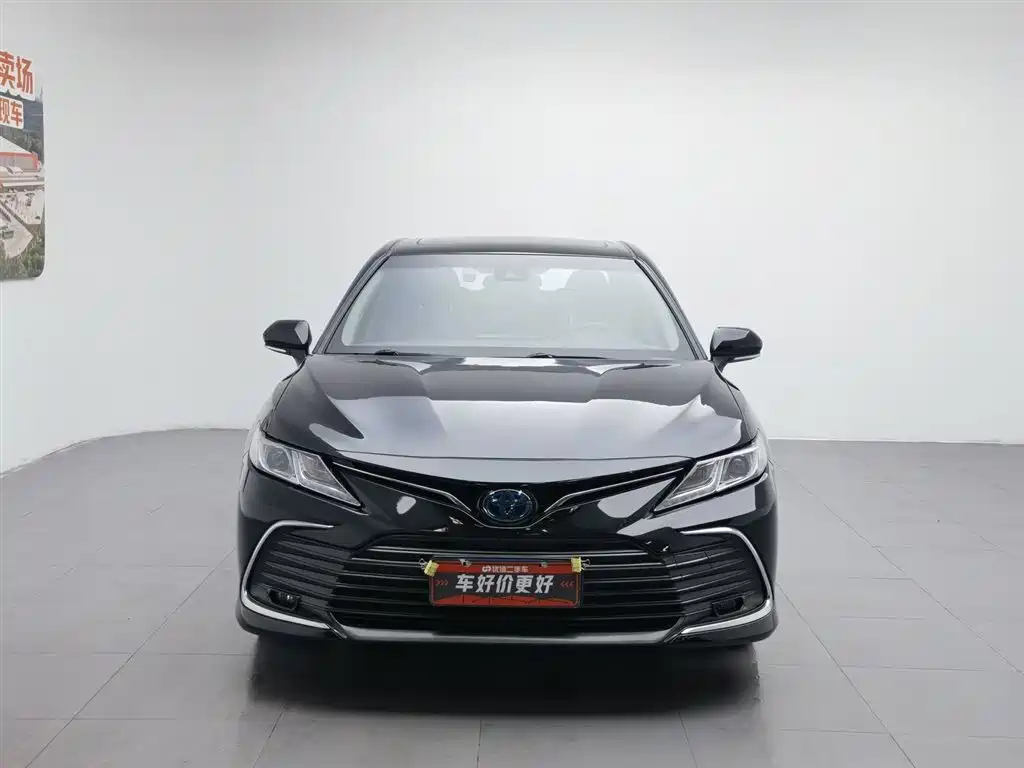 Toyota Camry 2021 — фото 3