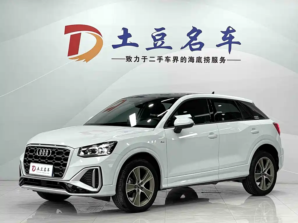 Audi Q2L 2023 — фото 1