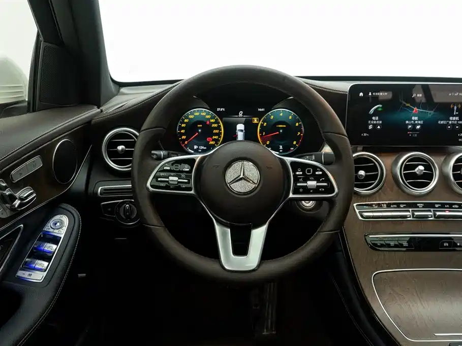 Mercedes-Benz GLC 2020 — фото 24