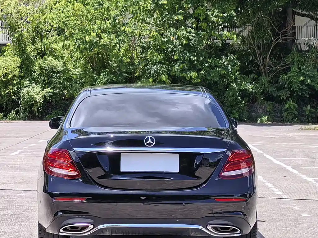 Mercedes-Benz E-Class 2018 — фото 17