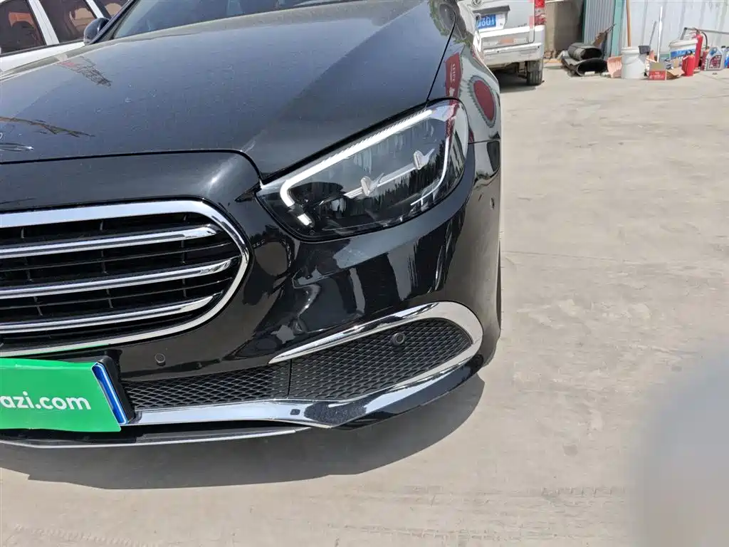 Mercedes-Benz E-Class 2023 — фото 18