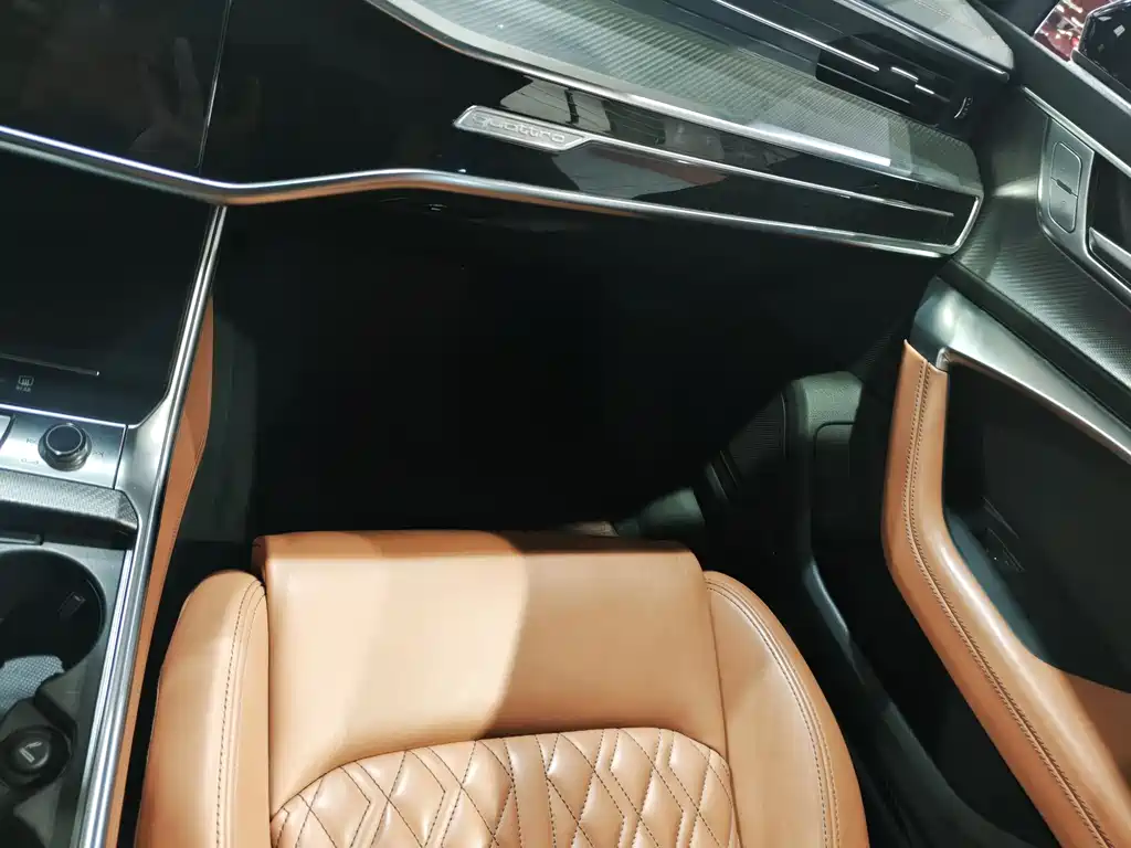 Audi A7L 2022 — фото 14
