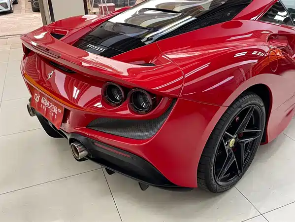 Ferrari F8 2019