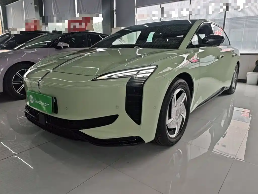 Hongqi EH7 2025