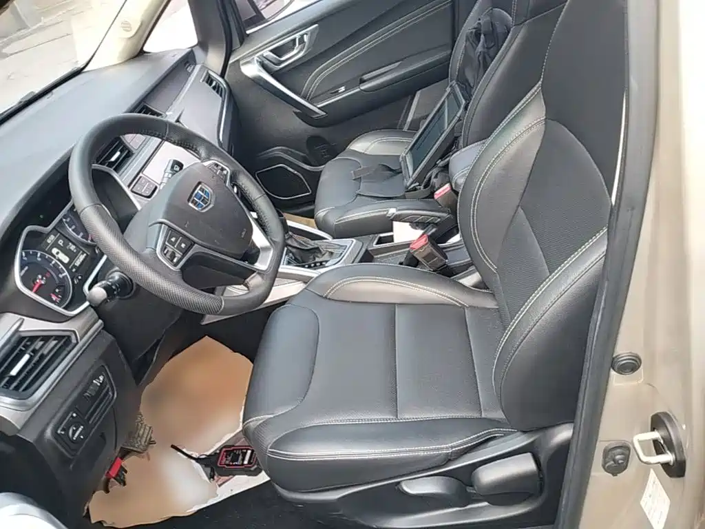 Geely Vision X3 2018 — фото 15