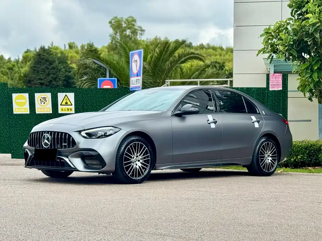 Mercedes-Benz C-Class 2024