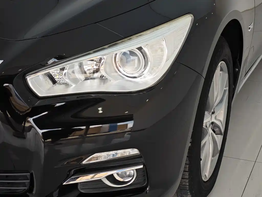 Infiniti Q50L 2017 — фото 27