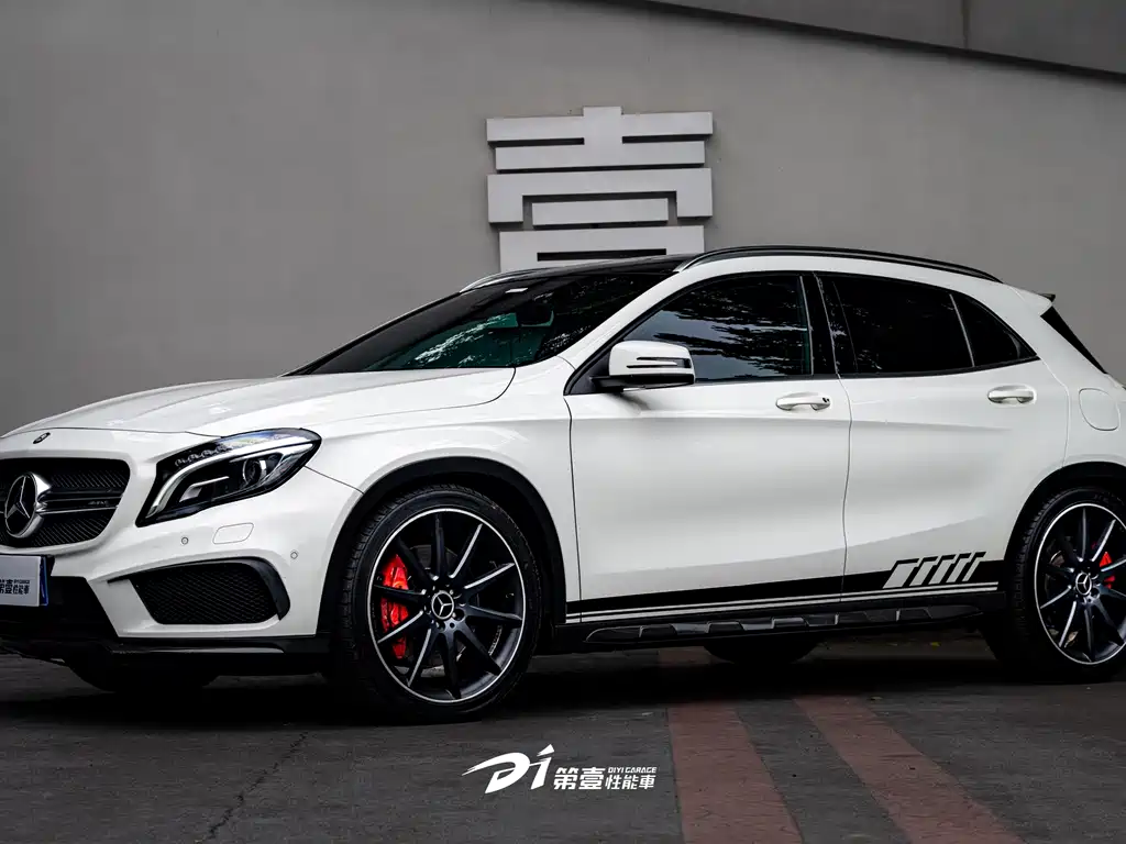 Mercedes-Benz GLA AMG 2015