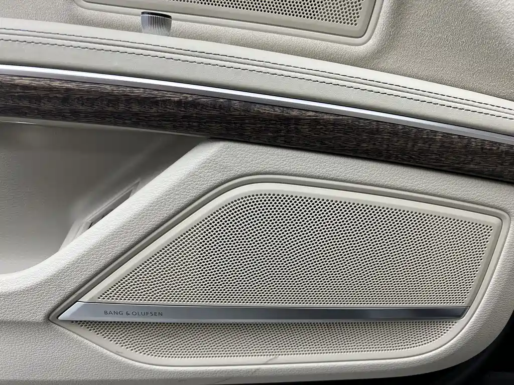 Audi A8 2024