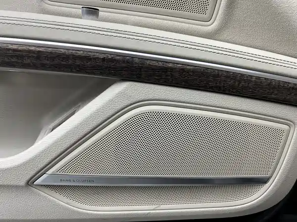 Audi A8 2024