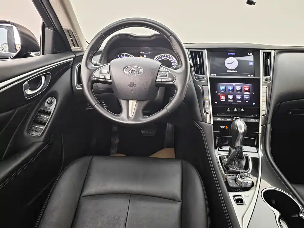 Infiniti Q50L 2017 — фото 17