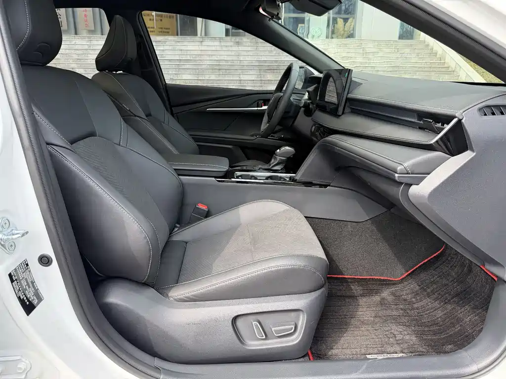 Toyota Camry 2026 — фото 13