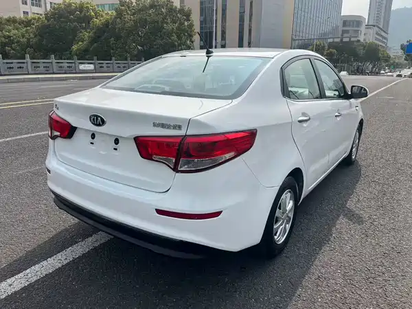 Kia K2 2015